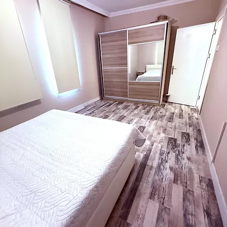 Villaras Garden Antalya Oezel Havuzlu Full Esyali