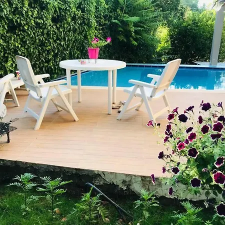 Villaras Garden Antalya Oezel Havuzlu Full Esyali *