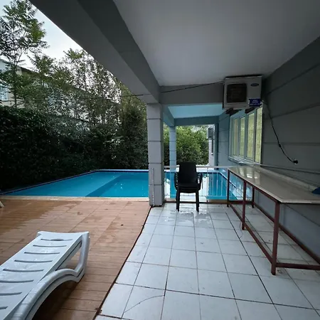 Villaras Garden Antalya Oezel Havuzlu Full Esyali Altinkum (Antalya)