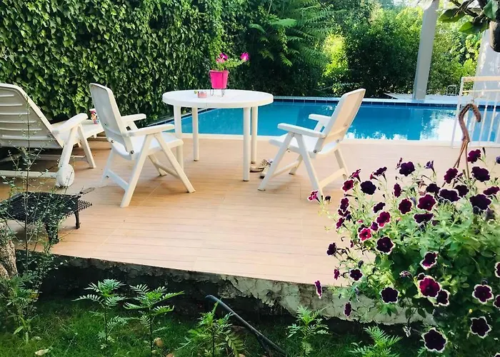 Villaras Garden Antalya Oezel Havuzlu Full Esyali *