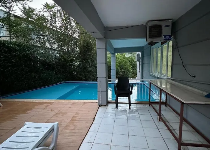 Villaras Garden Antalya Oezel Havuzlu Full Esyali Altinkum (Antalya)