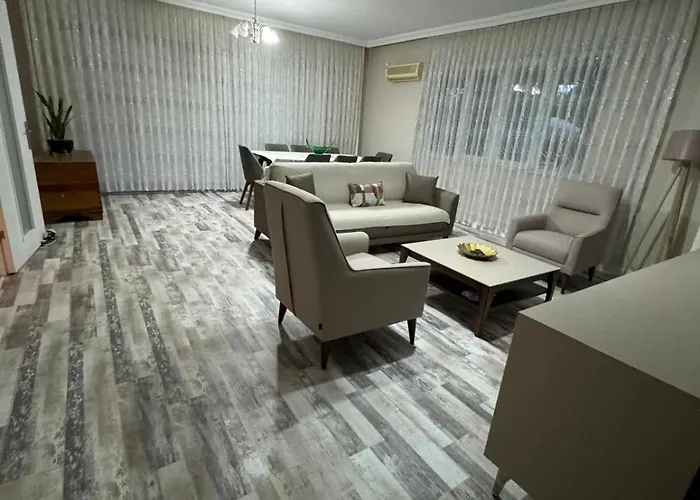 Villaras Garden Antalya Oezel Havuzlu Full Esyali